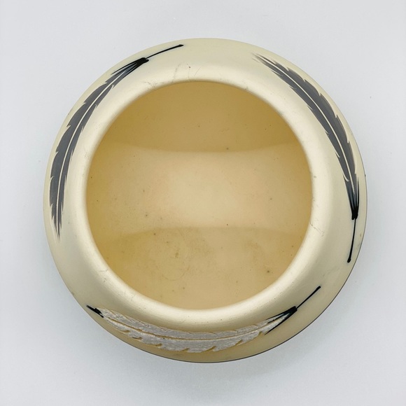 Native American Little Grey Pottery Father Vase - Picture 7 of 13